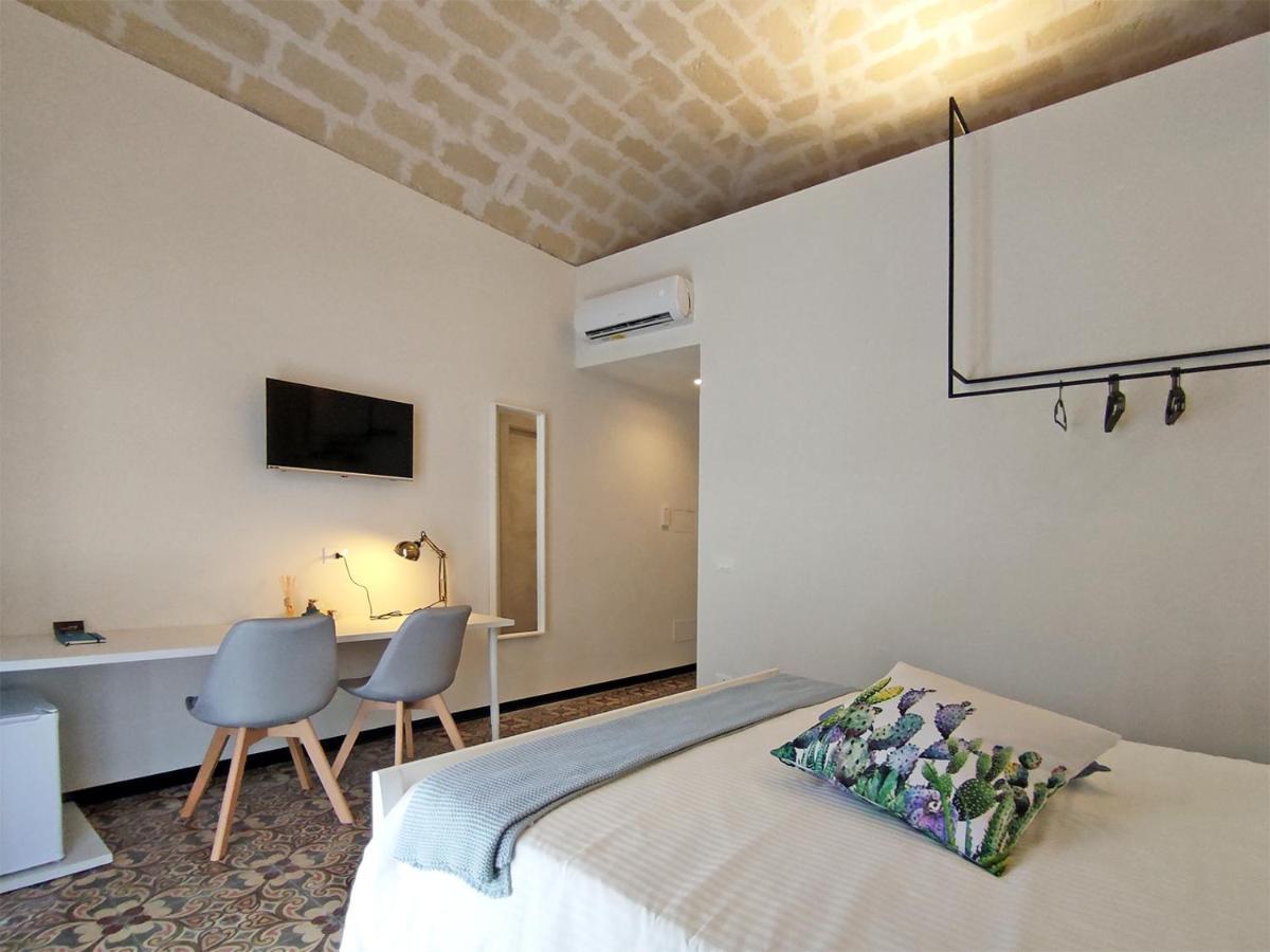 Bassi77 - Rooms & Apartments Trapani Exteriör bild