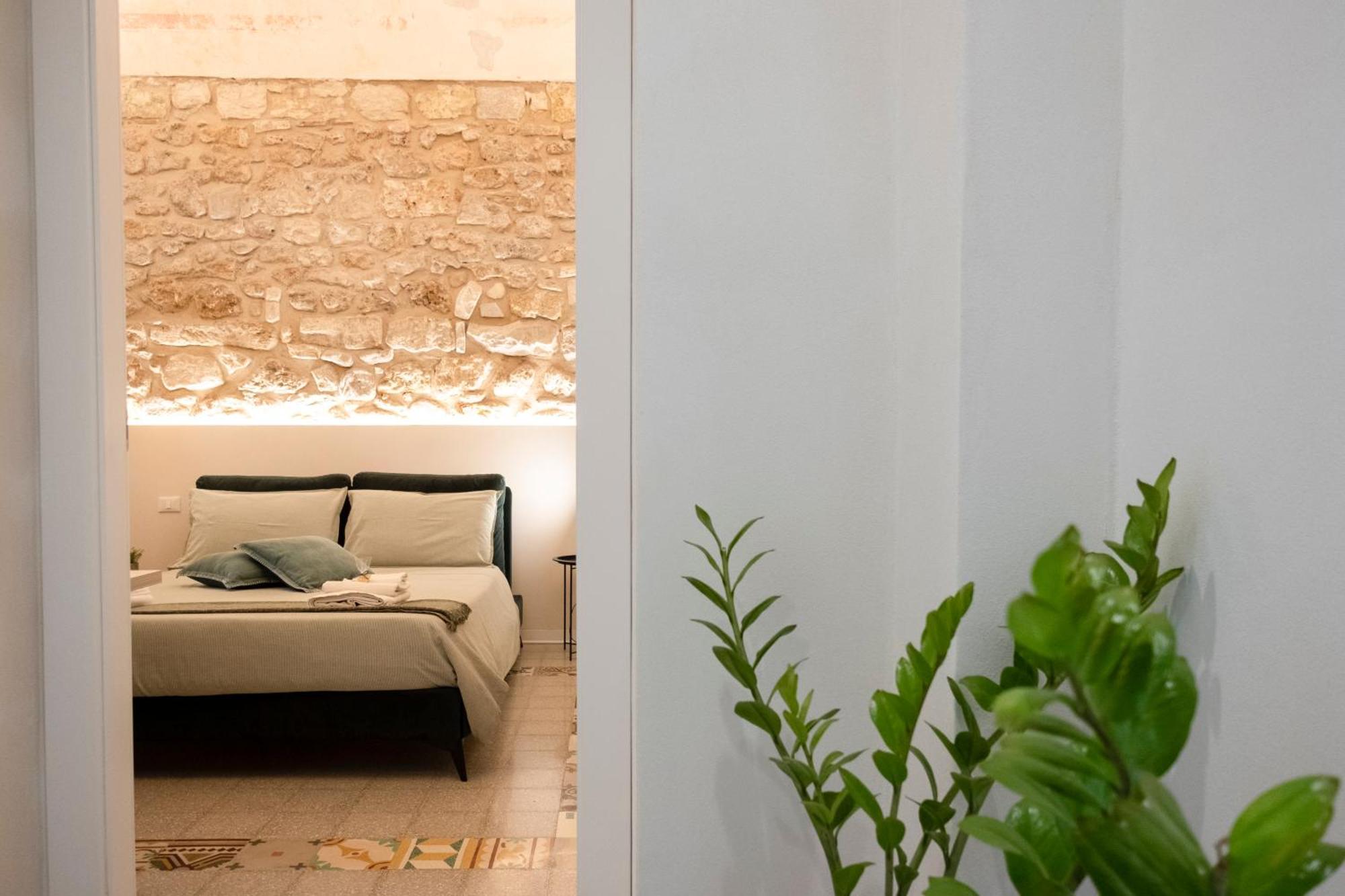 Bassi77 - Rooms & Apartments Trapani Exteriör bild