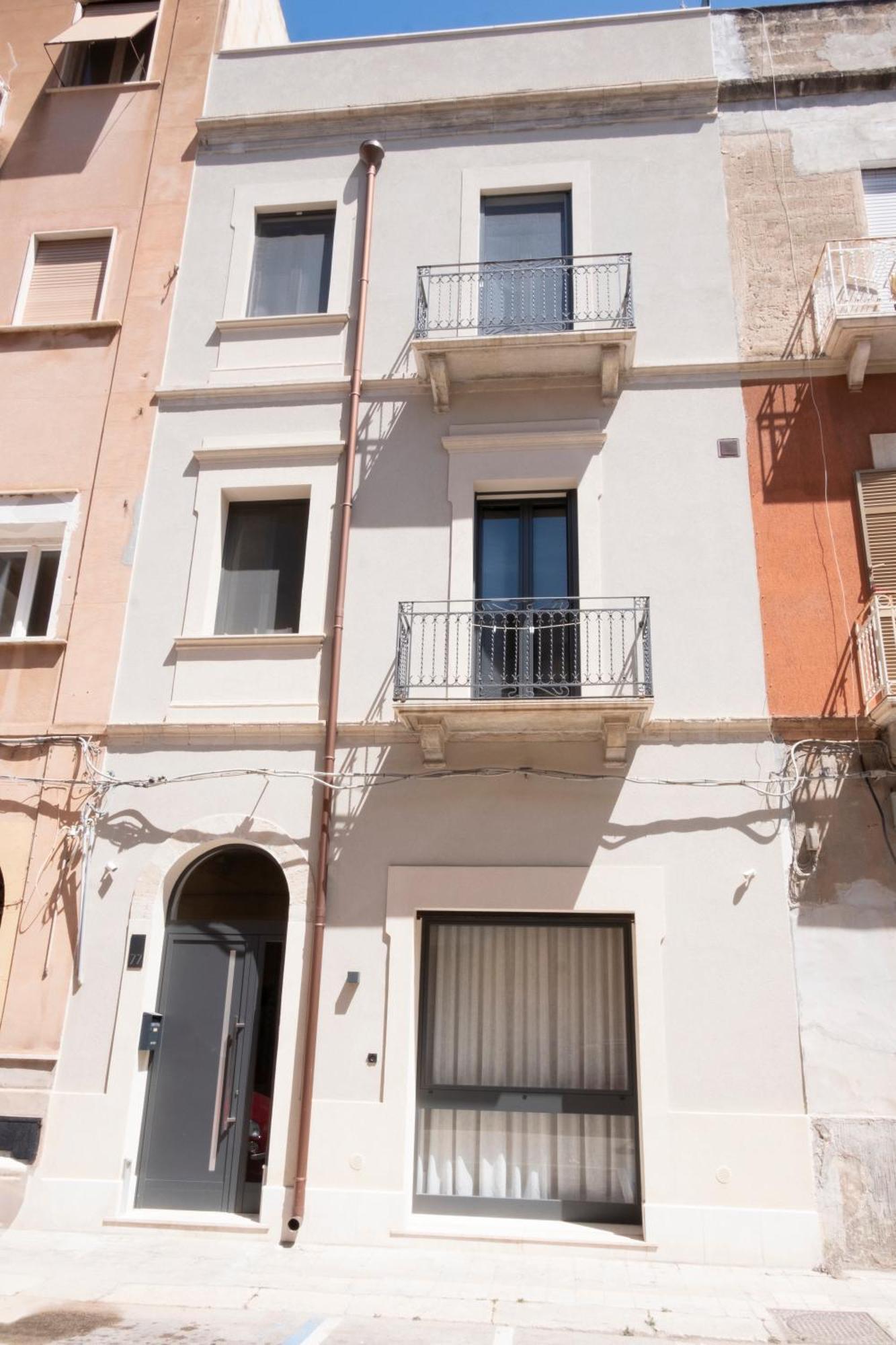Bassi77 - Rooms & Apartments Trapani Exteriör bild